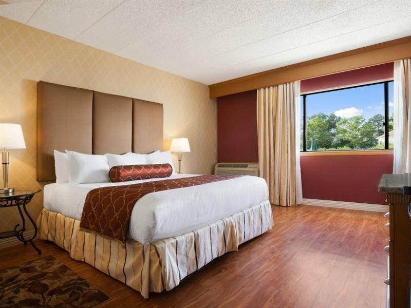 Ramada By Wyndham Томс Ривър Екстериор снимка