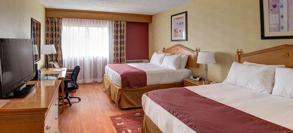 Ramada By Wyndham Toms River Hotel Екстериор снимка